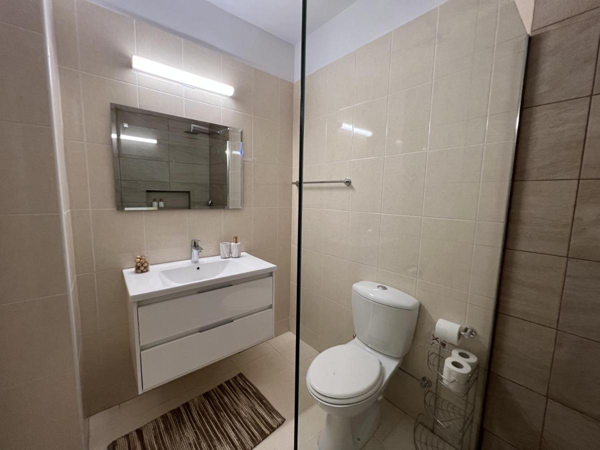 Royal-Seacrest Paphos-Center Vip Apartment ภายนอก รูปภาพ