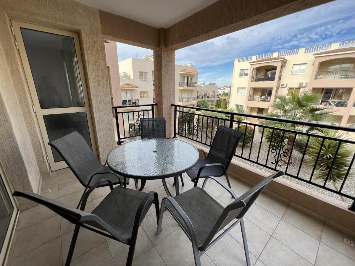 Royal-Seacrest Paphos-Center Vip Apartment ภายนอก รูปภาพ