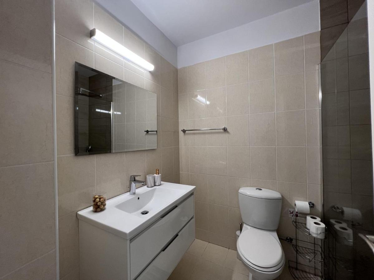 Royal-Seacrest Paphos-Center Vip Apartment ภายนอก รูปภาพ