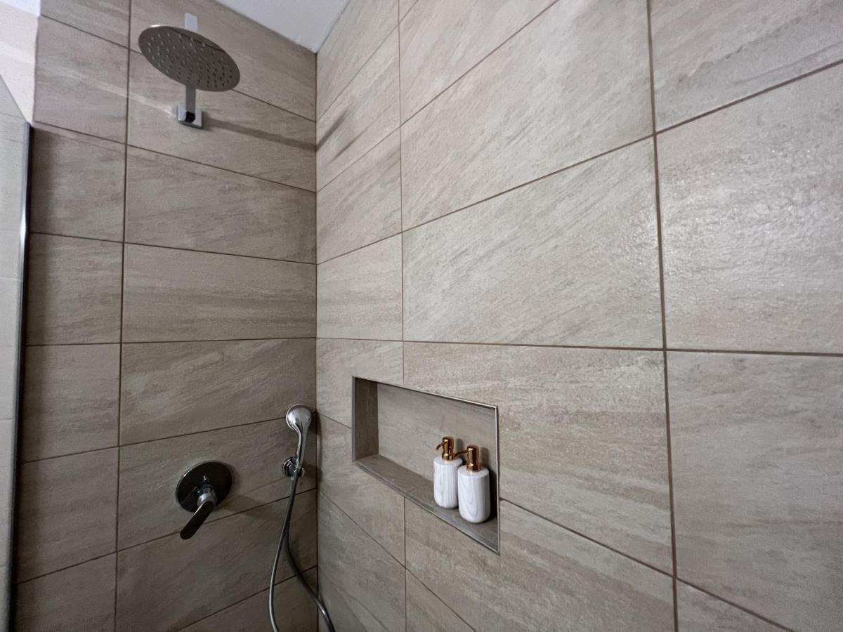 Royal-Seacrest Paphos-Center Vip Apartment ภายนอก รูปภาพ